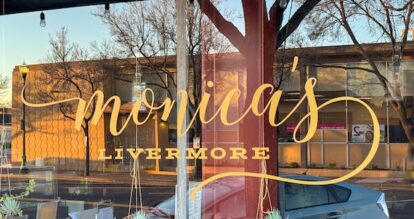 Front window of Monica's brunch restaurant in Livermore, California.